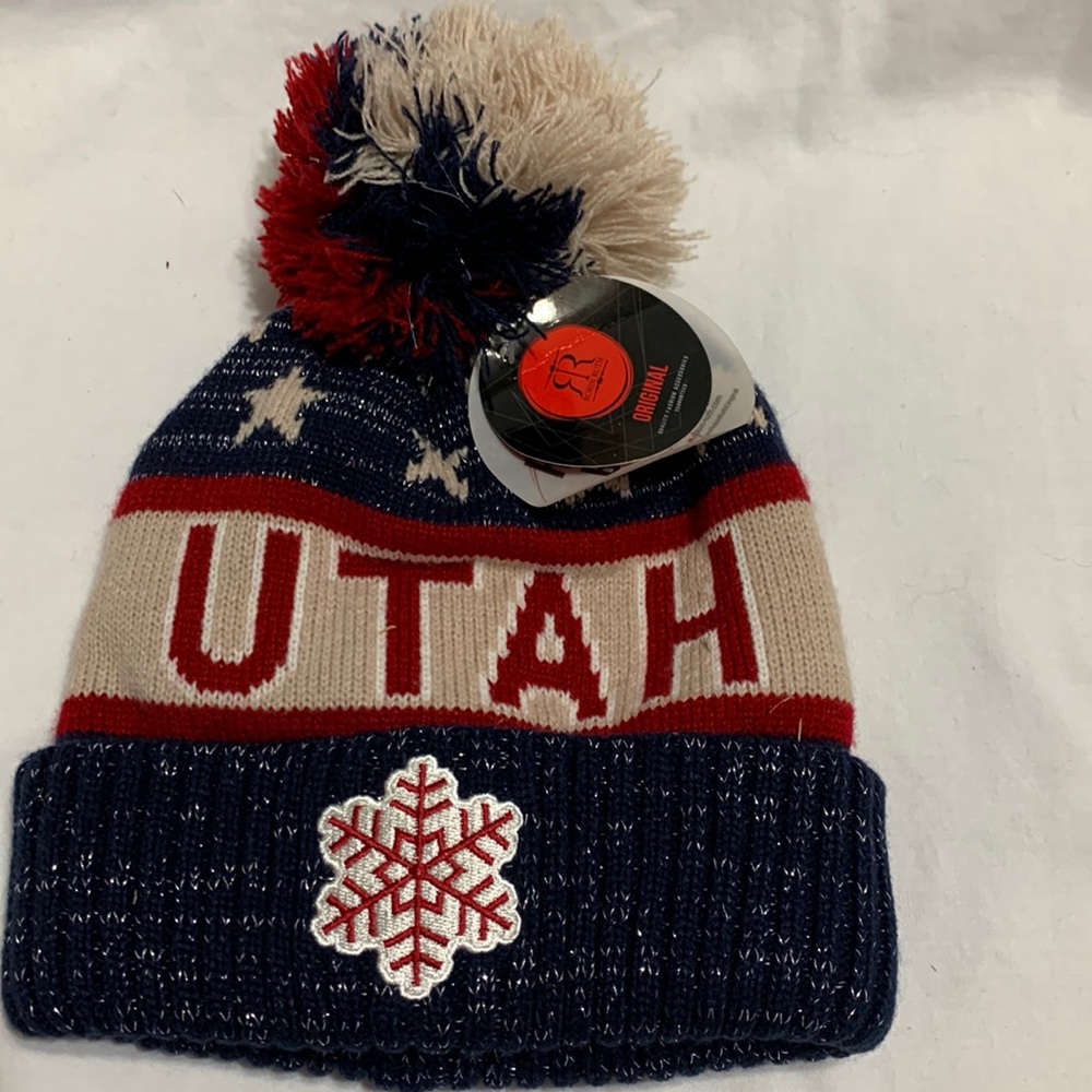 Thick winter heavy knit Pom Pom hat UTAH & a snowflake design
